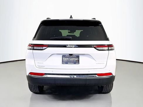 New 2025 Jeep Grand Cherokee Laredo image 6