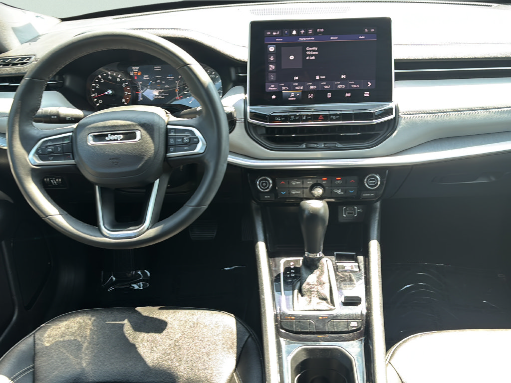 Used 2025 Jeep Compass Limited AWD/4WD image 17