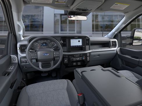 New 2025 Ford F250 XL w/ XL Chrome Package image 31