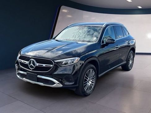 Used 2023 Mercedes-Benz GLC 300 4MATIC image 1