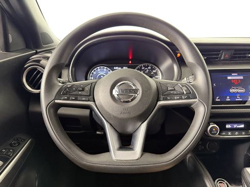 Used 2020 Nissan Kicks SV FWD image 9
