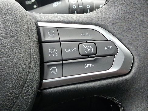 New 2026 Jeep Compass Limited image 17