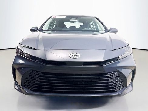 Used 2025 Toyota Camry LE image 2