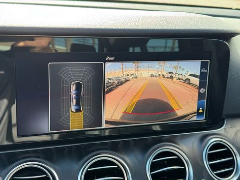 Used 2018 Mercedes-Benz E 400 4MATIC Sedan image 26