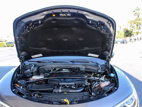 Used 2018 Alfa Romeo Stelvio AWD image 34