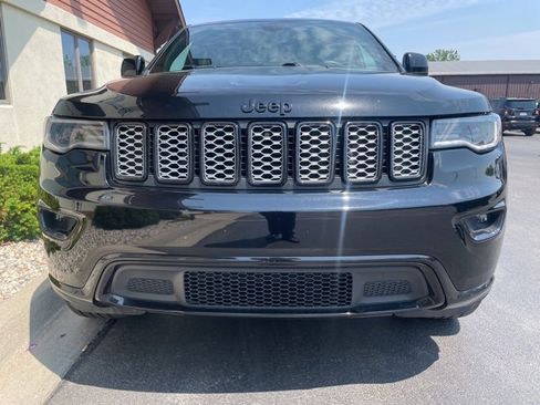 Certified 2022 Jeep Grand Cherokee Laredo X image 13