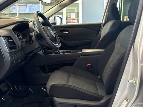 Used 2023 Nissan Rogue SV FWD image 6
