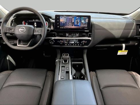New 2026 Nissan Pathfinder SL w/ SL Premium Package (P04) FWD image 5