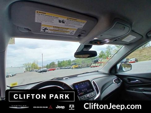 Used 2022 Chevrolet Equinox LT AWD/4WD image 26