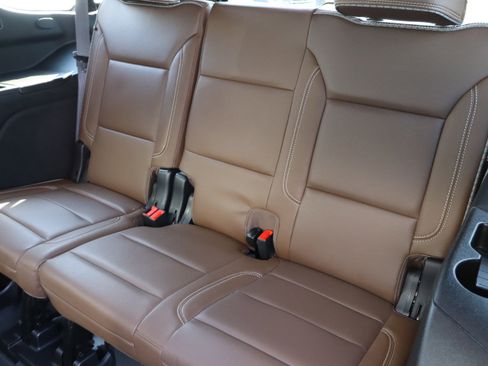 Used 2024 Chevrolet Tahoe High Country w/ Premium Package image 35