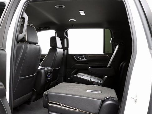 Used 2023 Chevrolet Suburban Premier image 13