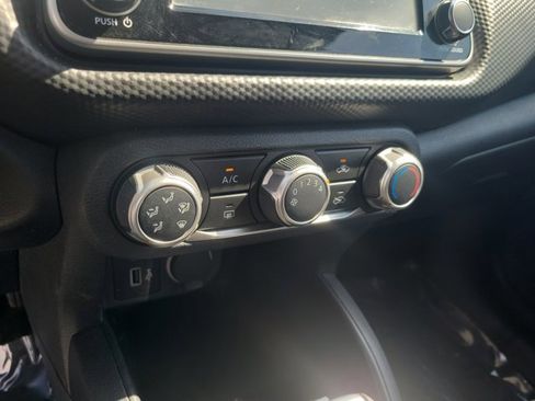 Used 2021 Nissan Kicks S image 29