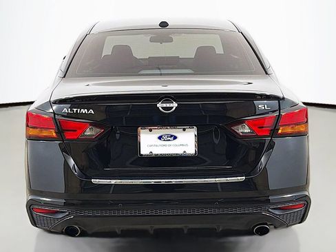 Used 2023 Nissan Altima 2.5 SL FWD image 12