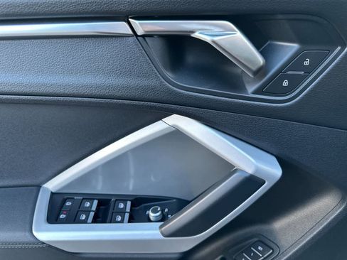 Used 2022 Audi Q3 2.0T Premium image 12