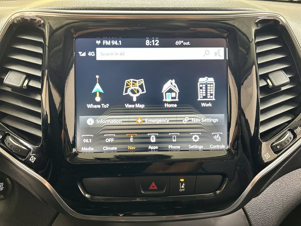 Certified 2022 Jeep Cherokee Limited w/ Elite Package AWD/4WD image 16