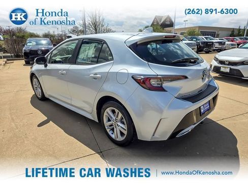 Used 2021 Toyota Corolla SE FWD image 3