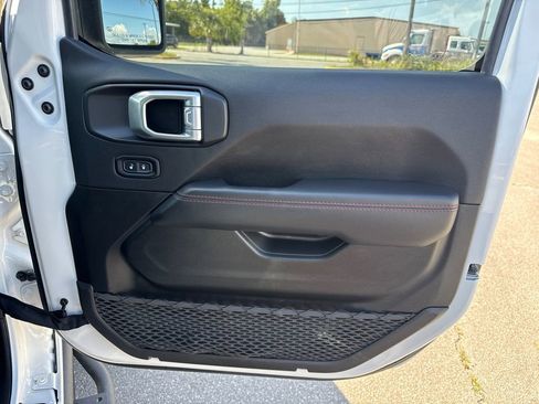 Used 2022 Jeep Gladiator Rubicon w/ LED Lighting Group AWD/4WD image 19
