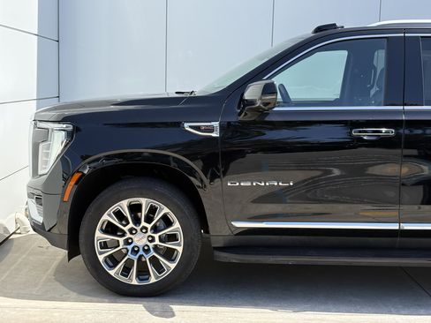 Used 2025 GMC Yukon XL Denali AWD/4WD image 5