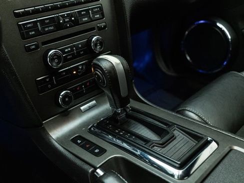 Used 2013 Ford Mustang GT Premium image 25