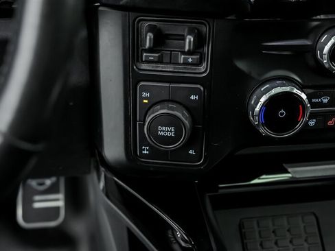Used 2024 Ford F250 Lariat w/ Lariat Ultimate Package AWD/4WD image 28