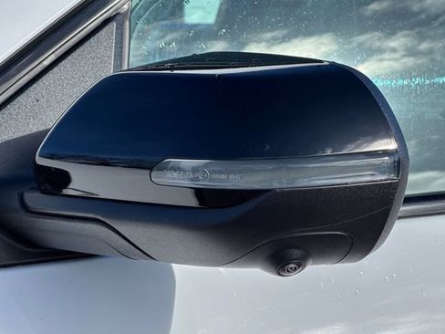 Used 2024 GMC Acadia AT4 w/ Super Cruise Package image 57