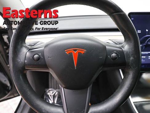 Used 2018 Tesla Model 3 RWD image 10