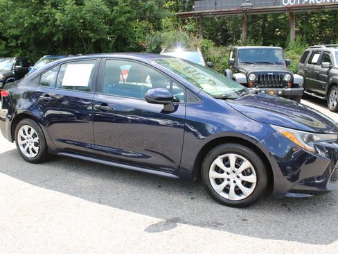 Used 2021 Toyota Corolla LE FWD image 5