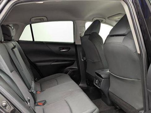Used 2021 Toyota Venza LE AWD/4WD image 19