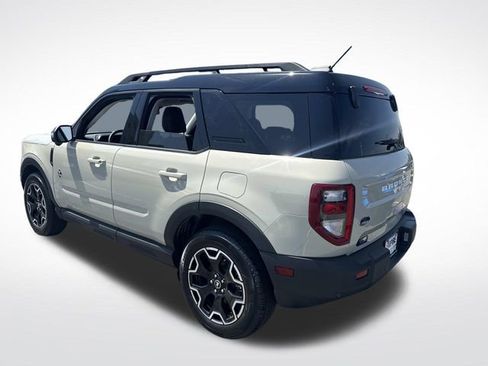 Certified 2025 Ford Bronco Sport Outer Banks w/ Outer Banks Tech Package+ AWD/4WD image 3