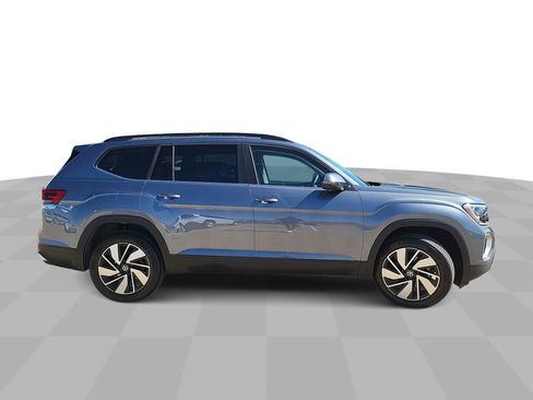 Used 2025 Volkswagen Atlas SE image 9