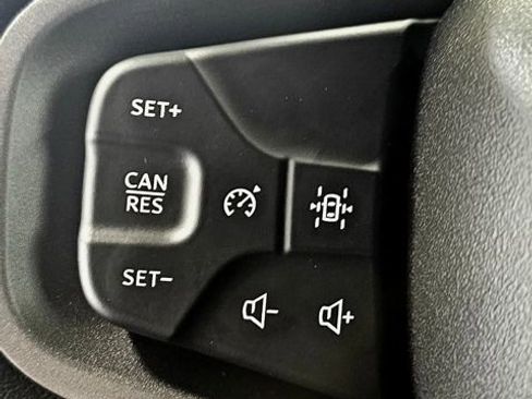 Used 2023 Ford Bronco Badlands image 21