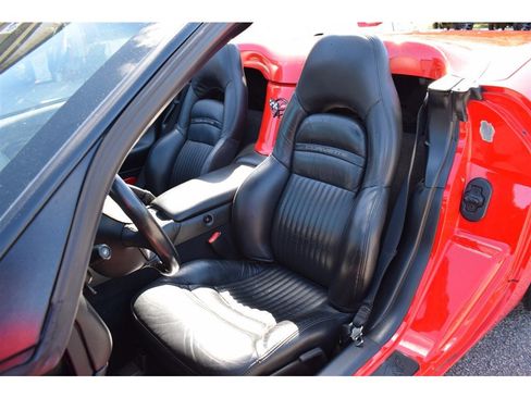 Used 2001 Chevrolet Corvette Convertible w/ Preferred Equipment Group2 image 11