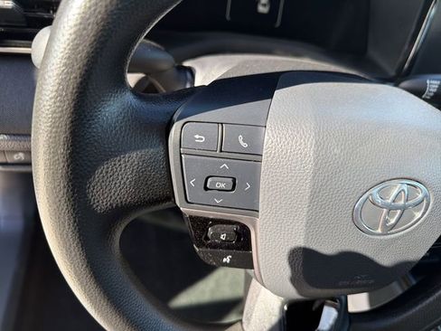 Used 2025 Toyota Camry LE image 17