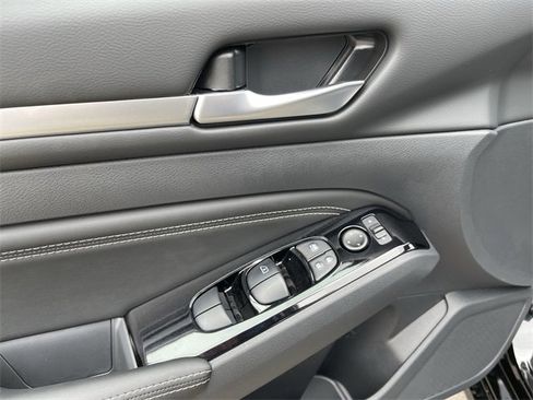 Certified 2022 Nissan Altima 2.5 SV w/ SV Premium Package image 13
