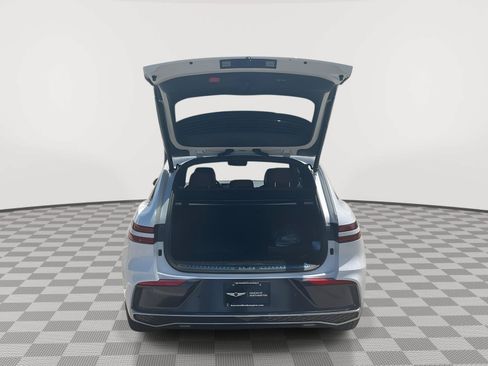 New 2026 Genesis GV70 2.5T Advanced AWD/4WD image 33