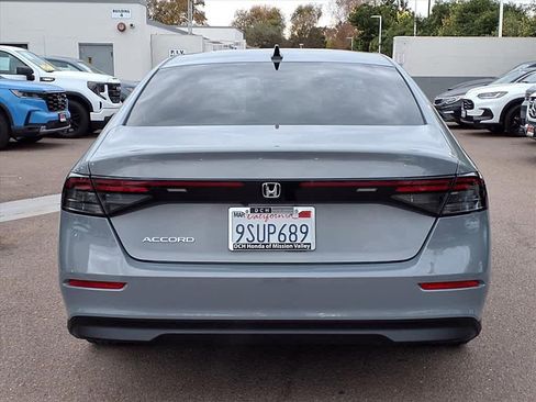 Certified 2025 Honda Accord SE image 5