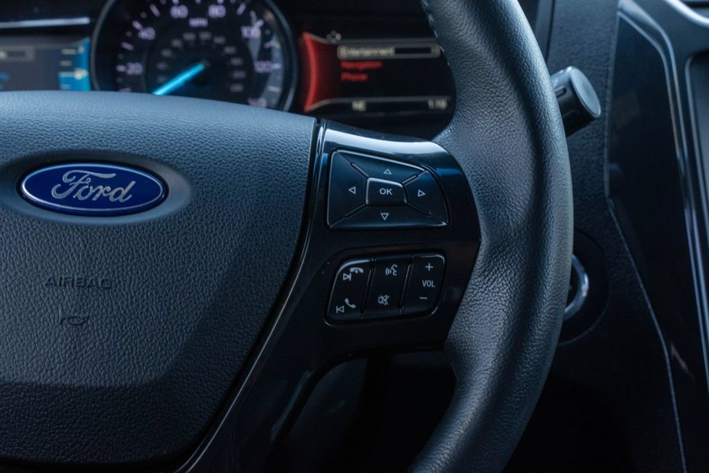Used 2018 Ford Explorer XLT w/ Equipment Group 201A FWD image 26