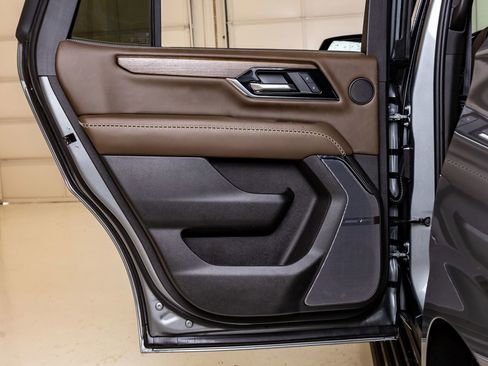 Used 2026 GMC Yukon Denali Ultimate w/ LPO, Floor Liner Package AWD/4WD image 40