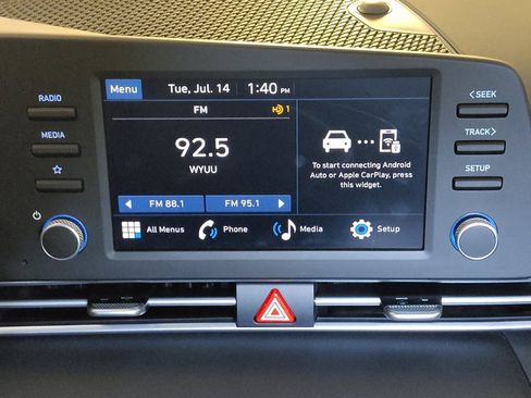 Used 2025 Hyundai Elantra SE FWD image 25