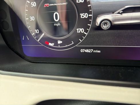 Used 2020 Land Rover Range Rover Velar R-Dynamic S image 44