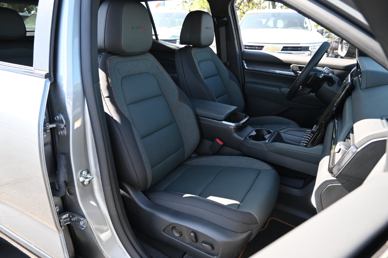 New 2026 GMC Terrain AT4 w/ Convenience Package III AWD/4WD image 52