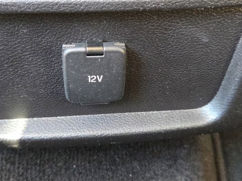 Used 2018 Ford Edge SE image 30