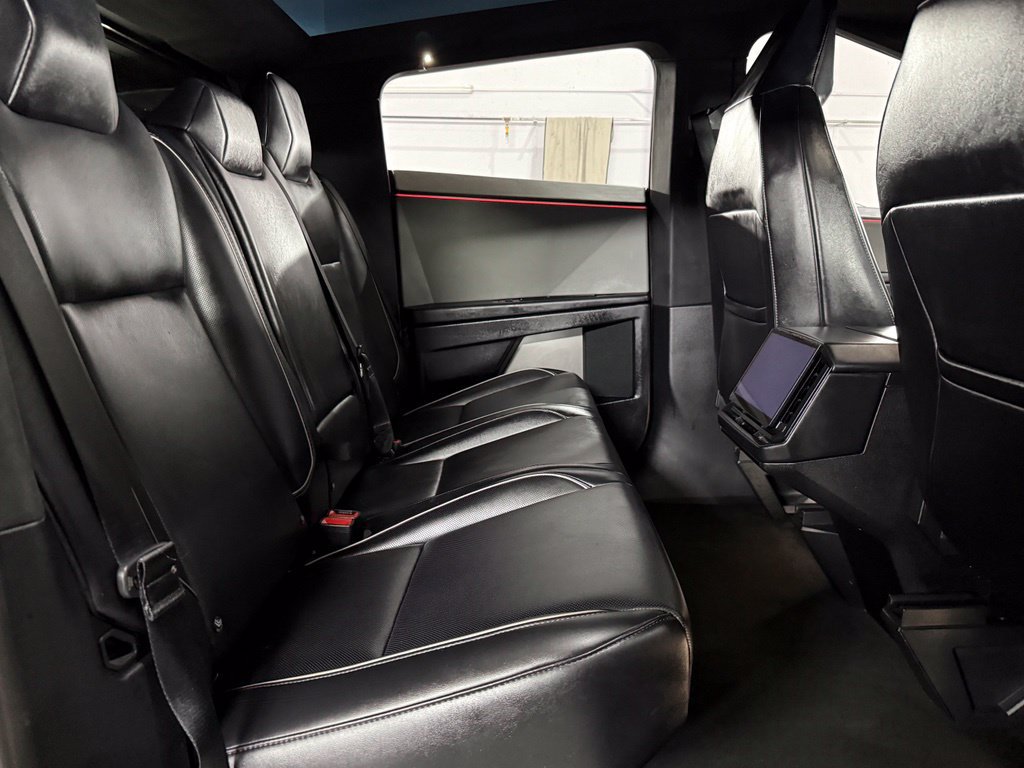 Used 2024 Tesla Cybertruck Cyberbeast AWD/4WD image 27