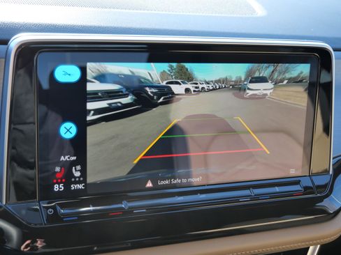 Certified 2025 Volkswagen Atlas Cross Sport SE image 35