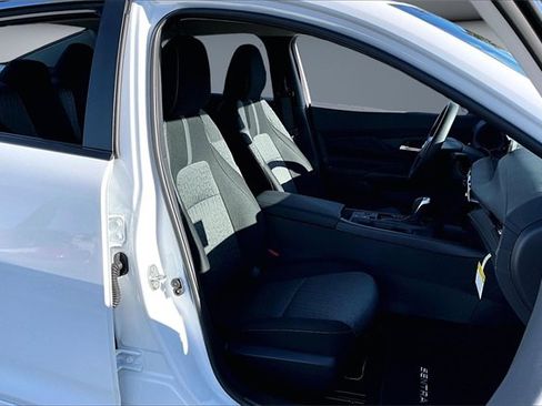 New 2026 Nissan Sentra SV image 9