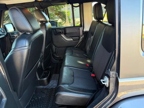 Used 2018 Jeep Wrangler Unlimited Sport image 7