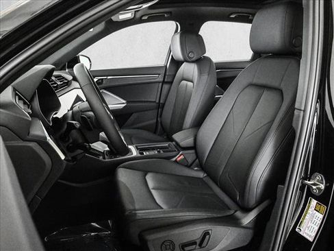 Certified 2025 Audi Q3 2.0T Premium w/ Convenience Package image 17