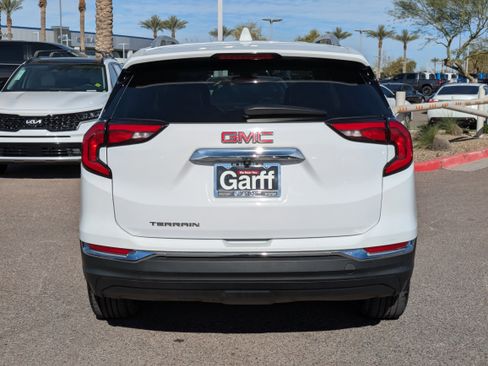 Used 2021 GMC Terrain SLT image 4