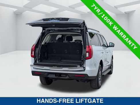 Certified 2025 Ford Expedition Active AWD/4WD image 17