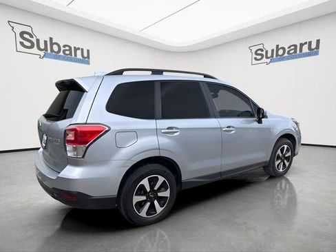 Used 2017 Subaru Forester 2.5i Premium image 7